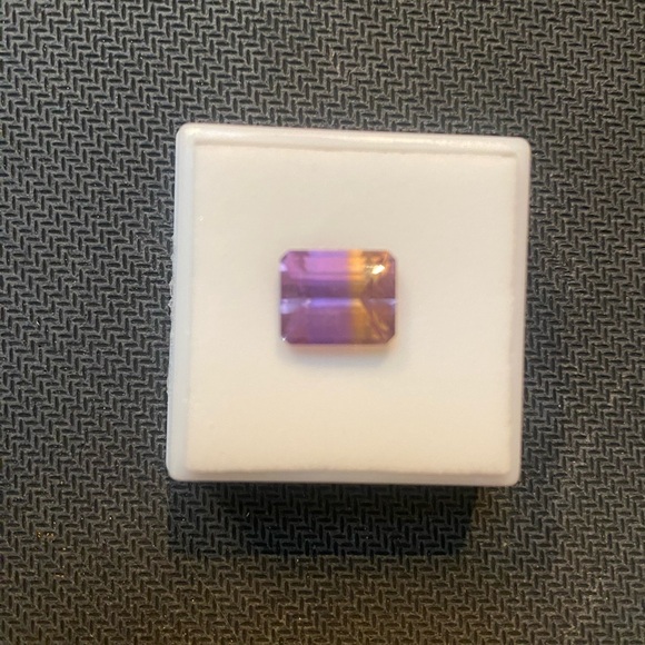 Loose Gem Stone - Picture 1 of 5